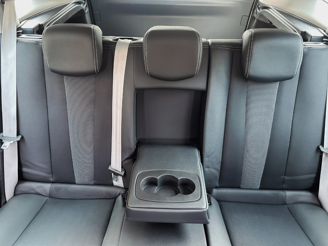 Executive Car Hire Nairobi Airport Transfer Luxury (2)