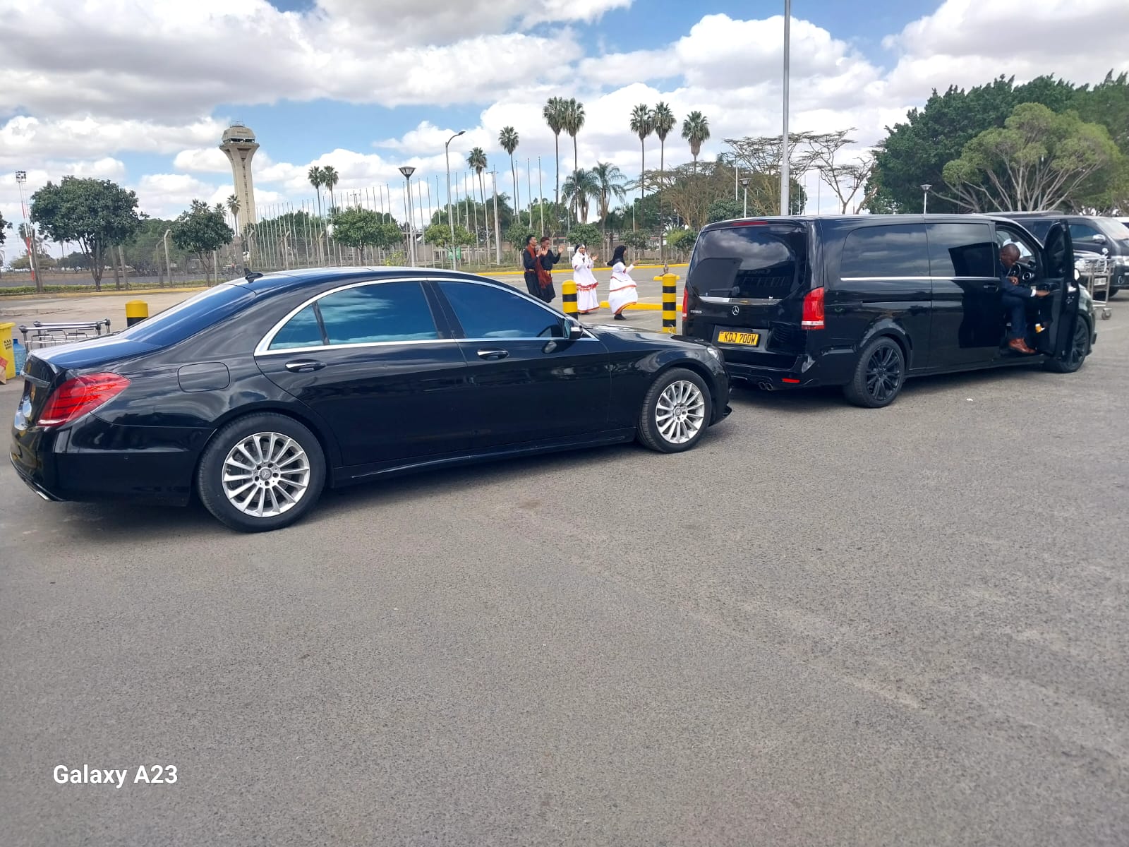 Mercedes-Benz S-Class and V-Class from the Supreme Concierge fleet